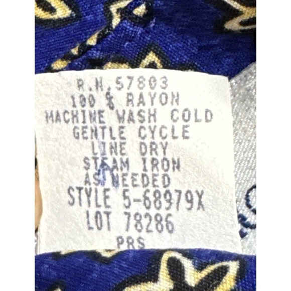 Norton McNaughton VintageTop With Navy Blue Fabric & Yellow Daisy Floral Pattern - Picture 8 of 8